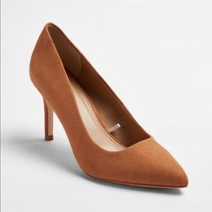 Suede pumps